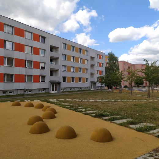 Hřiště před domem